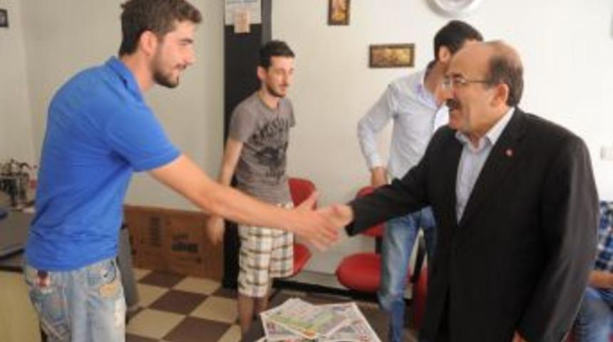 Başkan G&uuml;mr&uuml;k&ccedil;&uuml;oğlu: Mahallenin Sorunlarını En Iyi Bilen Esnafımızdır