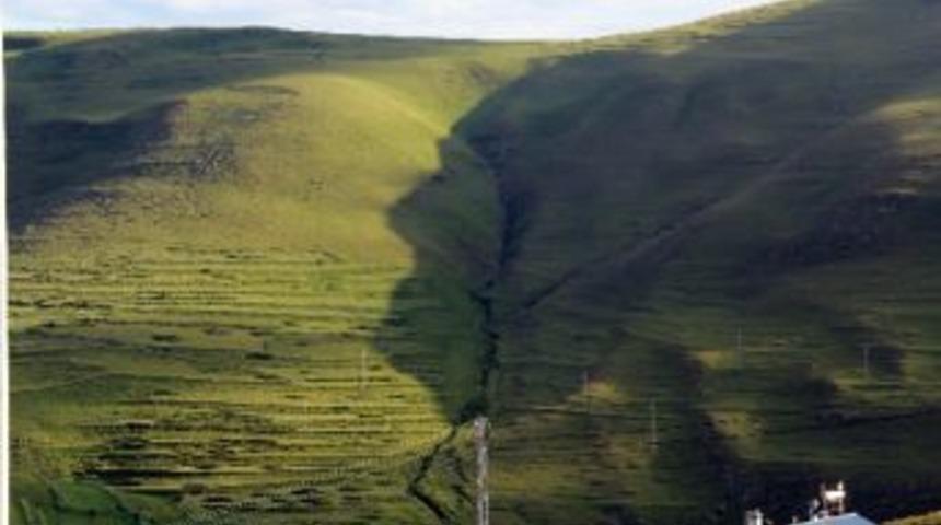 Atat&uuml;rk&rsquo;&uuml;n Sil&uuml;eti Karadağ Sırtlarında