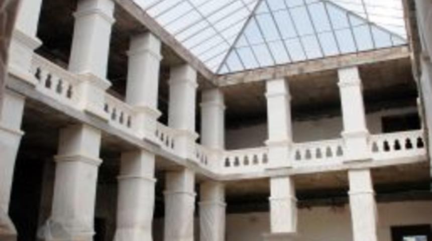 Restorasyonu Devam Eden Tarihi Gazi Mektebi, A&ccedil;ılış I&ccedil;in G&uuml;n Sayıyor