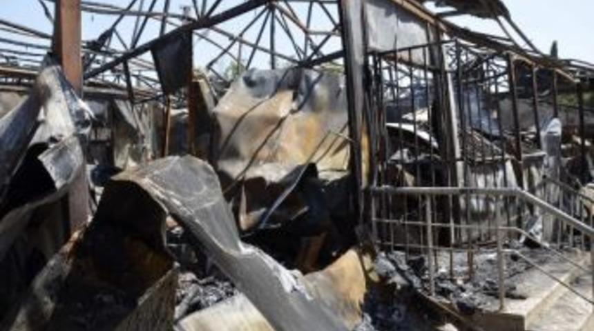 Eski Devlet Hastanesi&rsquo;ndeki Yangından Geriye Demir Yığını Kaldı