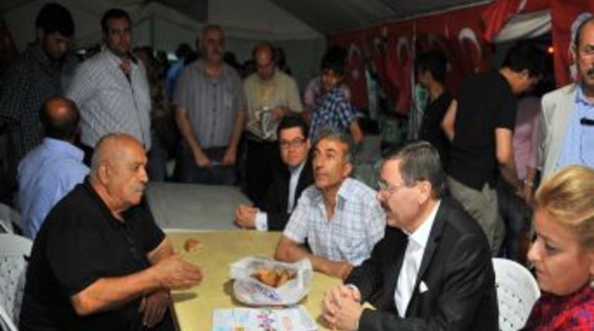 G&ouml;k&ccedil;ek, Şehit Yakınlarının Acılarına Ortak Oldu