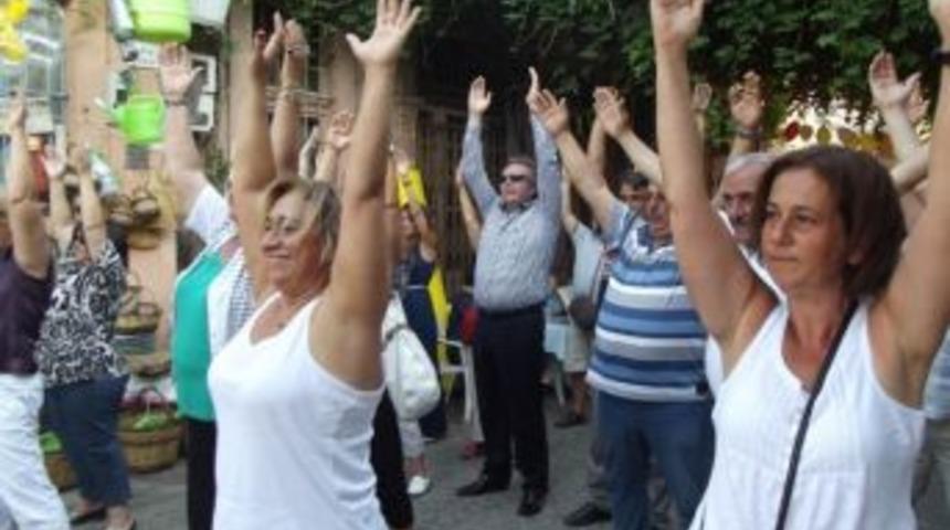 Ayvalık&rsquo;ta Kadınlar Zihinsel Engelliler İ&ccedil;in Bir Araya Geldi