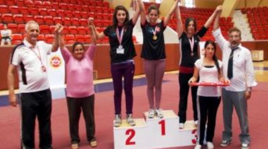 Adanalı Bilek G&uuml;reş&ccedil;ileri İddialı