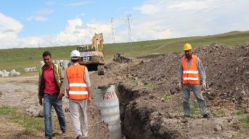 Hanak&rsquo;ta Kanalizasyon &Ccedil;alışmaları Başladı