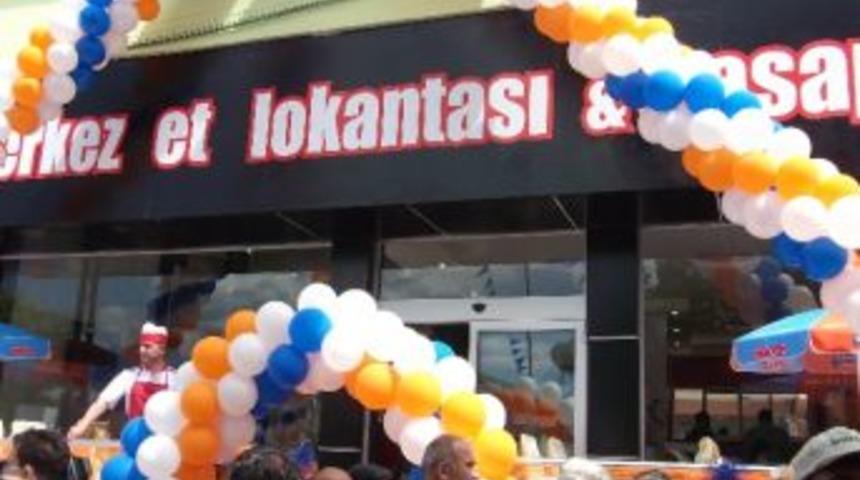 Vali Erdoğan Bektaş Alatarla K&ouml;y&uuml;nde Yemek Tesisi A&ccedil;ılışına Katıldı