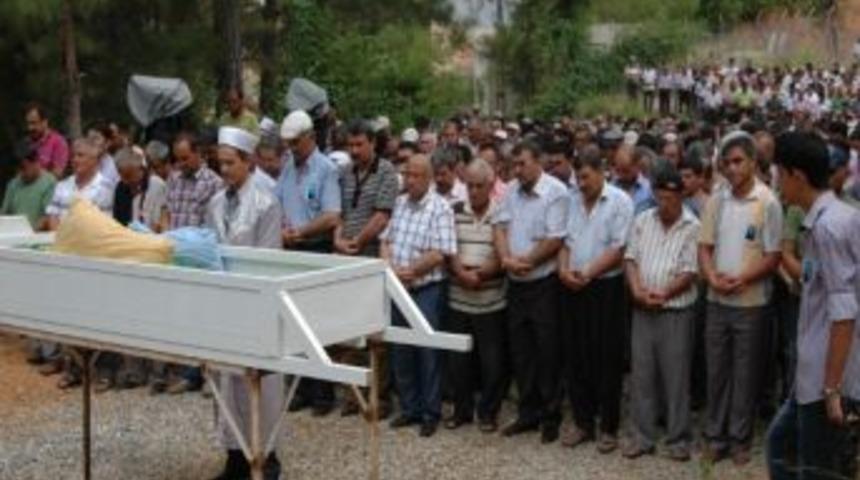 Zabıta Memuru &Ccedil;anlı&rsquo;yı Binlerce Kişi Uğurladı