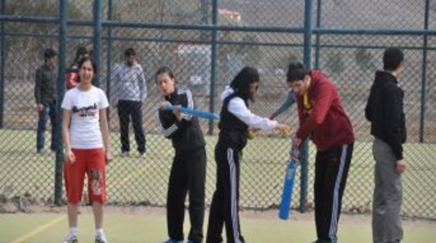 Kriket Takımları T&uuml;rkiye Şampiyonası'na Hazırlanıyor