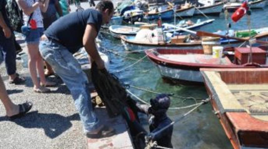 Fo&ccedil;a&rsquo;da Deniz Dibi Temizliği Yapıldı