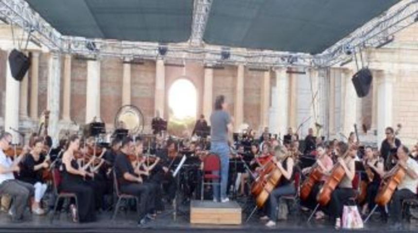 İzmir Devlet Senfoni Orkestrası, Sart Antik Kentinde Konser Verdi