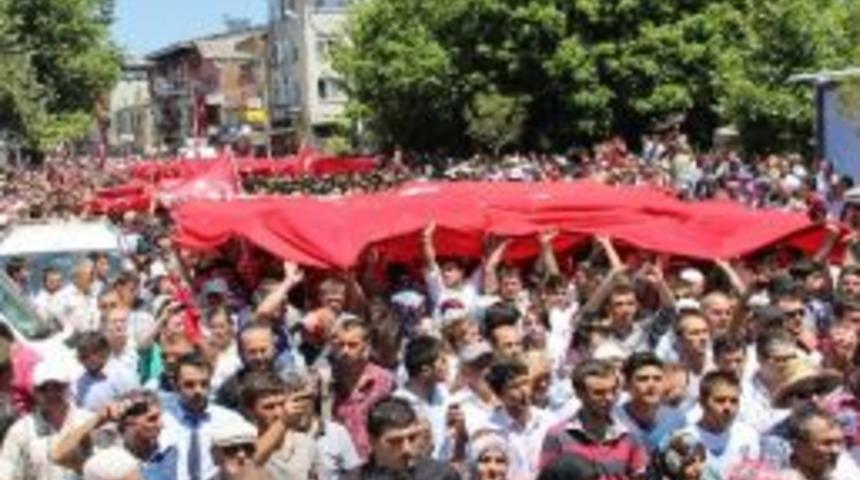 Sakarya Şehidini G&ouml;zyaşlarıyla Uğurladı