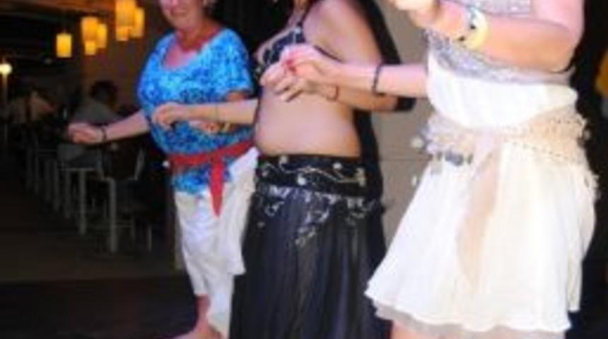 Tatilcilere Her Gece Değişik Eğlence