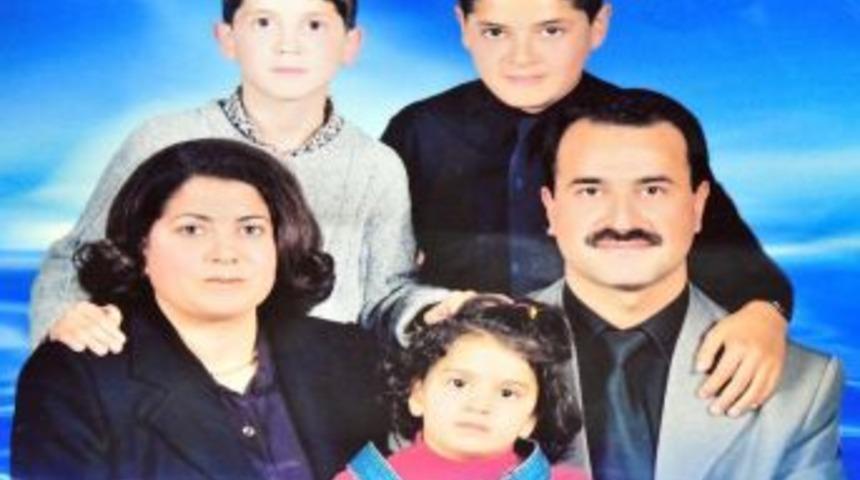 Cinnet Getiren Baba Ile Iki Oğlunun Cenazeleri Toprağa Verildi