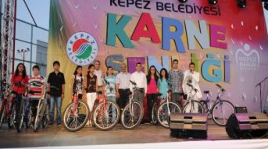 T&uuml;t&uuml;nc&uuml;&rsquo;den Başarılı &Ouml;ğrencilere Armağan