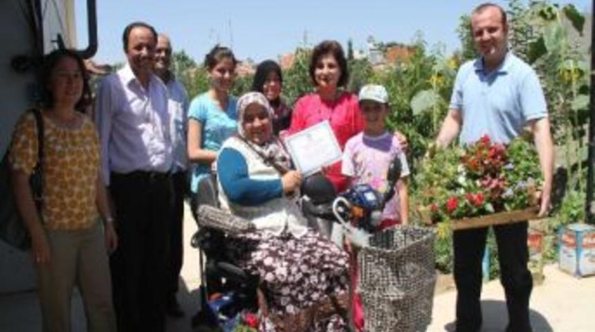 En G&uuml;zel Bah&ccedil;e Yarışmasına Katılanlar &Ouml;d&uuml;llendirildi