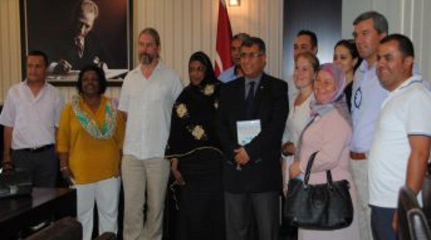 T&uuml;rk Ve İngiliz Aileler Yoksulluğu Eğitimle Yenecek