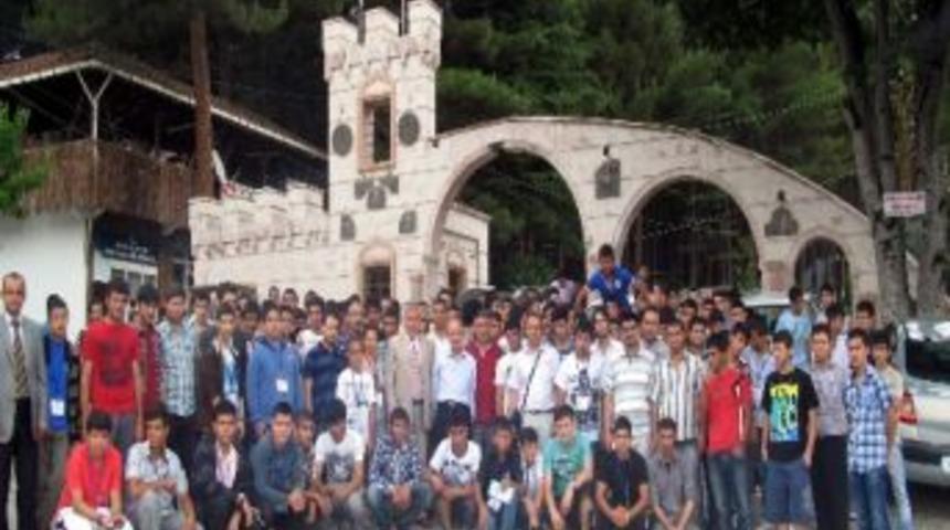 Gen&ccedil; Seyyahlar Niksar&rsquo;da