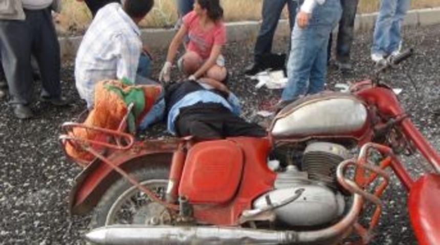 Motosiklet Ref&uuml;je &Ccedil;arptı: 1 Yaralı