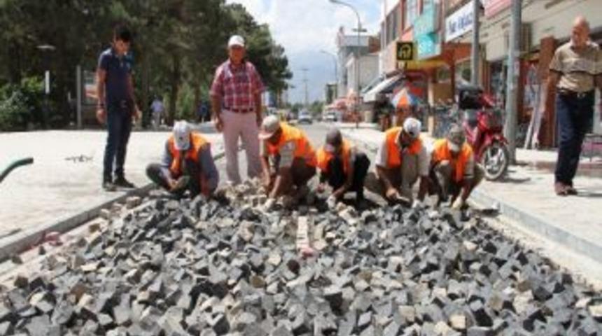 Erzincan&rsquo;da Kaldırım &Ccedil;alışmaları