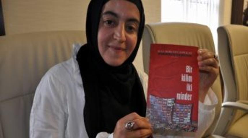 Suşehrili Yazar İlk &Ouml;yk&uuml; Kitabını Kaymakama Verdi