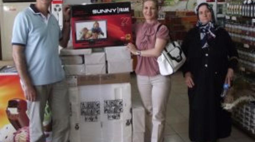 &Ccedil;orum'da AVM beyaz eşya dağıttı