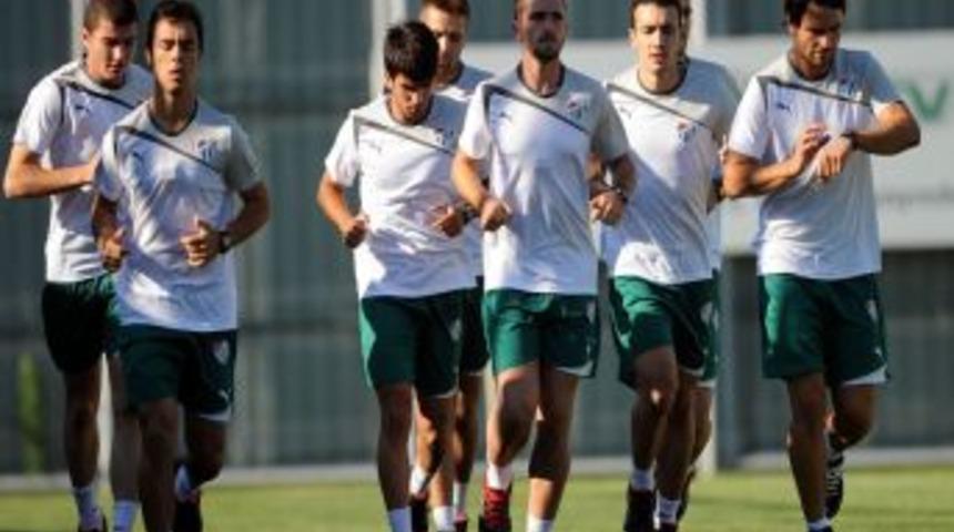 Bursaspor, Yeni Sezon Hazırlıklarını Ara Vermeden S&uuml;rd&uuml;r&uuml;yor