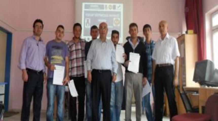 Yozgat Eğitimciler Derneği'nden Liselilerin Uluslararası Başarısına Sertifika