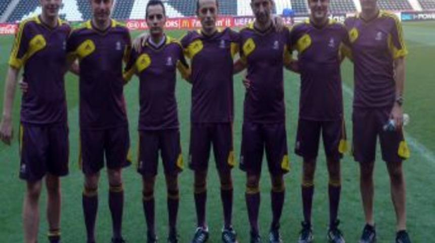 C&uuml;neyt &Ccedil;akır, EURO 2012'yi Yarı Final Ma&ccedil;ıyla Tamamladı