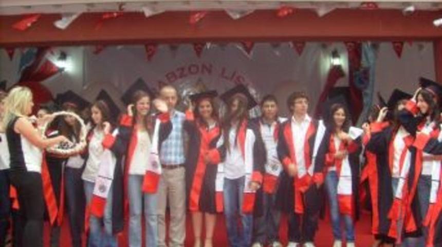 Trabzon Lisesi 125. D&ouml;nem Mezunlarını Verdi