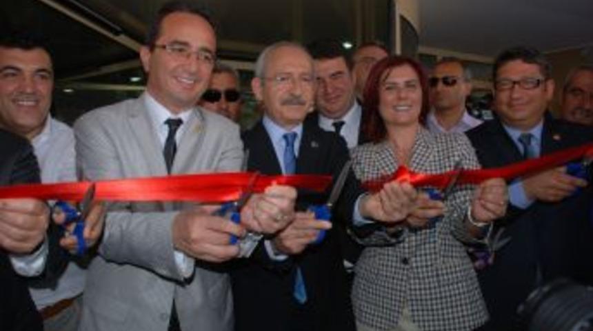 Kılıçdaroğlu, yeni belediye binasını açtı