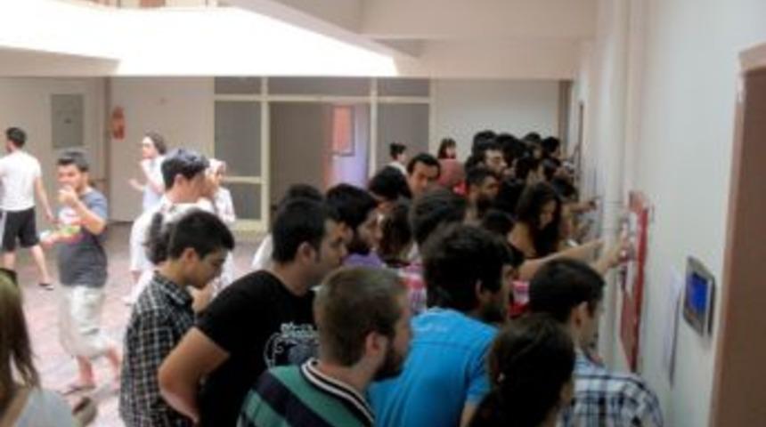 B&uuml;t&uuml;nleme Sınavı Yaz Okulu Kayıtlarını Azalttı