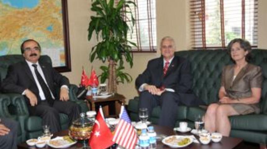 Ricciordone'den Vali Coş'a ziyaret