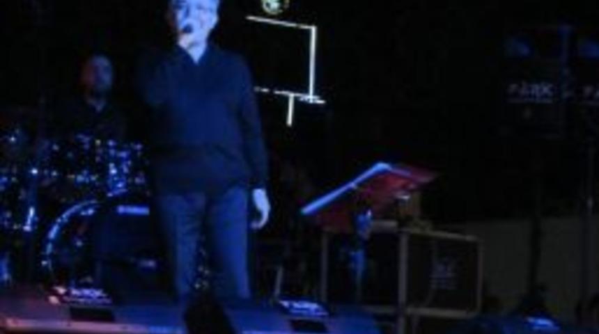 Livaneli L&uuml;leburgaz&rsquo;da Konser Verdi