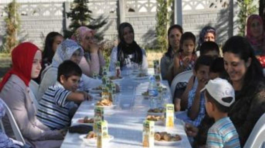 Kartepe Belediyesi'nin İkindi Sohpetleri Devam Ediyor