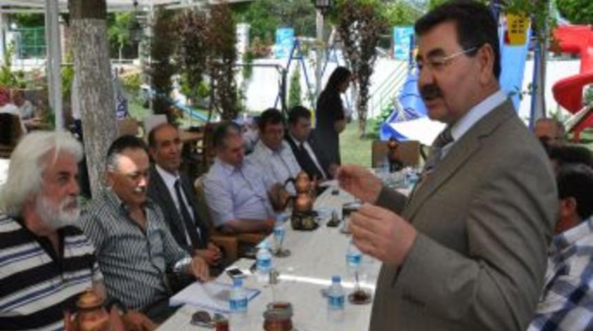 Başkan Odabaşı'ndan Şenlik Komitesine Ödül