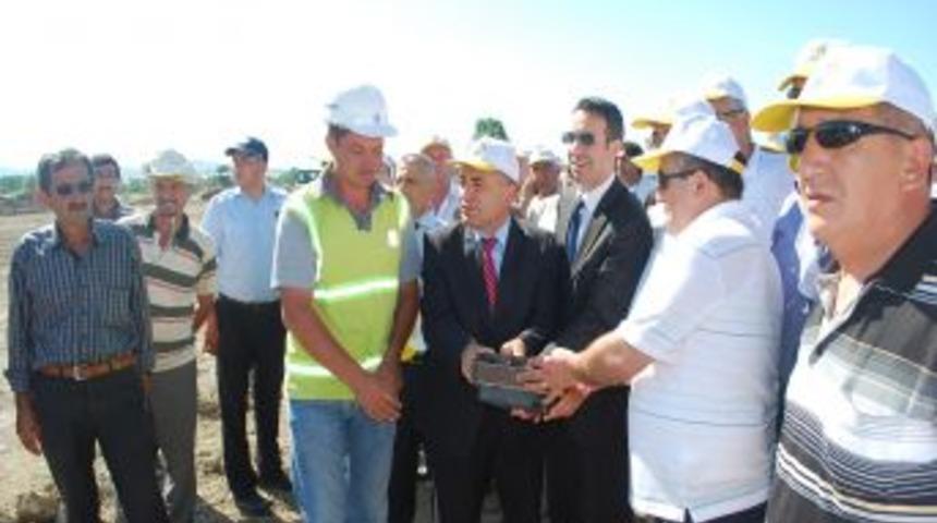 Tavşanlı'ya Yeni Yapılacak Hayvan Pazarının Temeli Atıldı