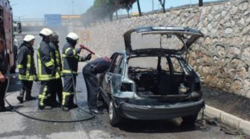 Seyir Halindeki Otomobil Yandı