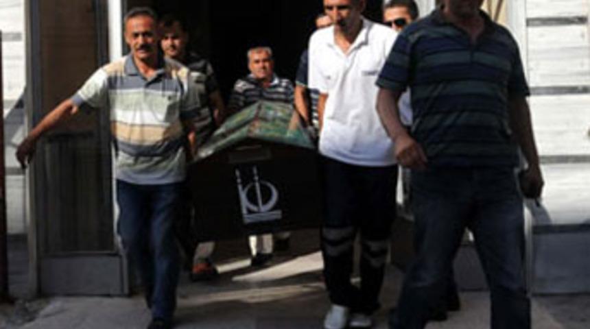 Sevgilisinin boğazını kesti