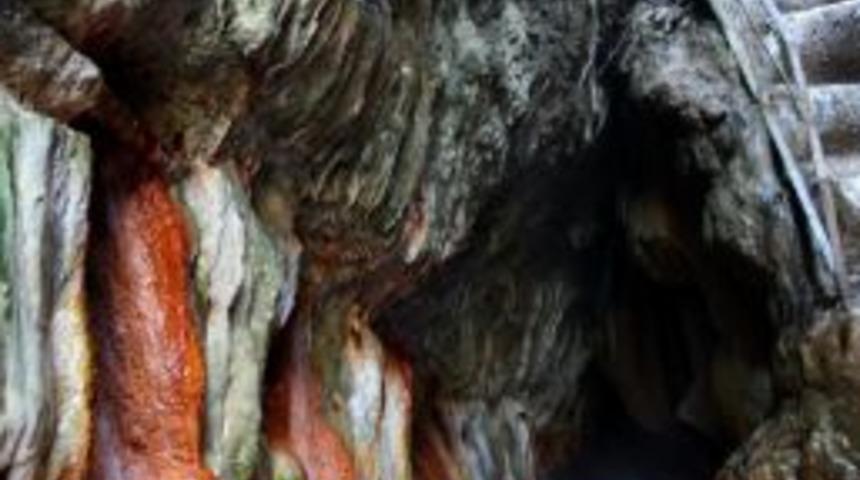 Dağdan &Ccedil;ıkan Maden Suyu Hastalıkları Iyileştiriyor