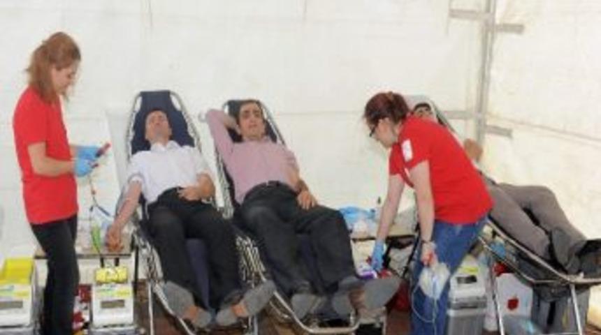 "belediye Kan Bağışlıyor"la 350 &Uuml;nite Kan Topladı