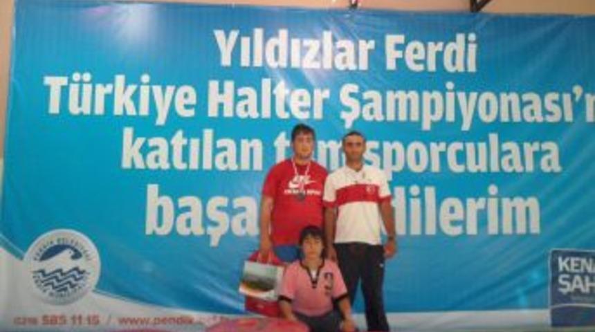 Mamak Belediyesi Halter Takımı Sporcuları 2 Altın 2 G&uuml;m&uuml;ş Kazandı