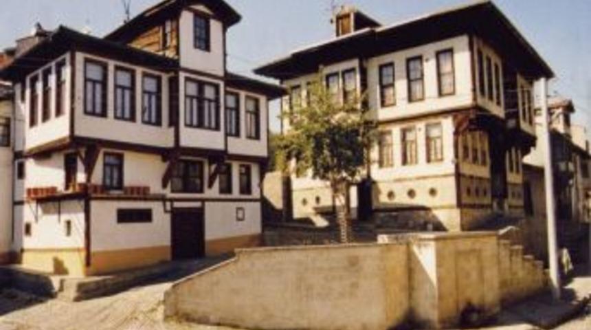 Atat&uuml;rk&rsquo;&uuml;n Ziyaret Ettiği Tarihi H&uuml;k&uuml;met Konağı, Kaderine Terkedildi