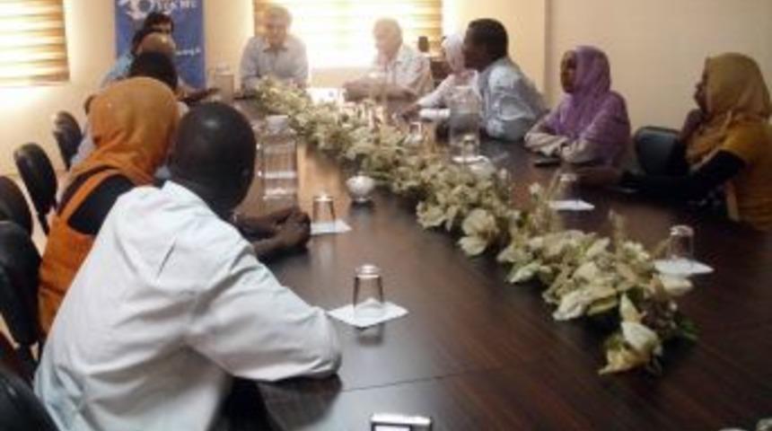 T&uuml;rk Doktorlar Sudanlı Meslekdaşlarına Balık Tutmayı &Ouml;ğretti