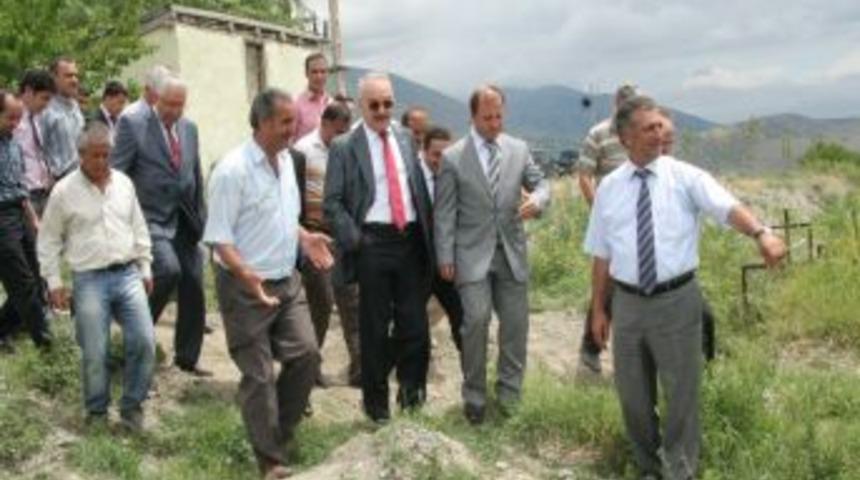 Vali Yenig&uuml;n: Modern Sulama Sistemleri Verimi Arttırıyor