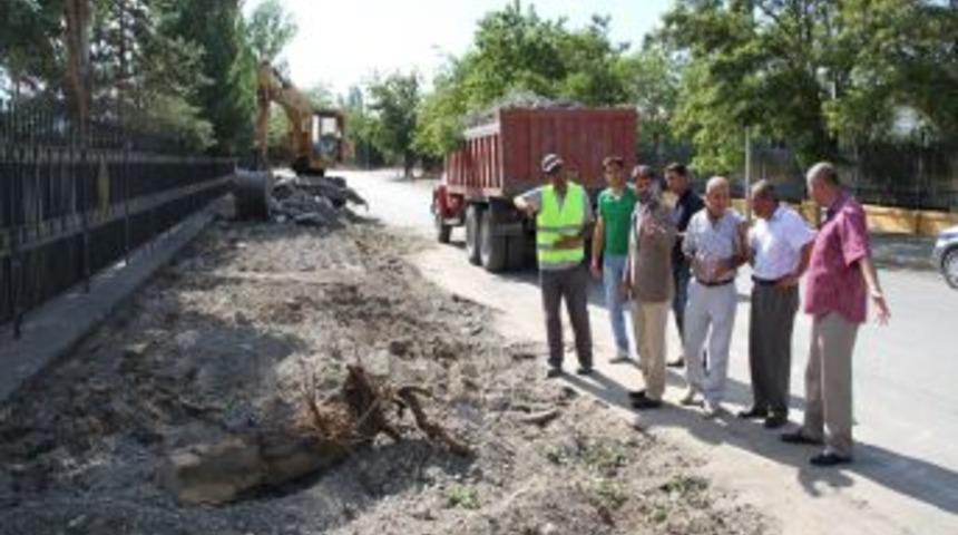 Erzincan'da Beş Noktada Yol Ve Kaldırım &Ccedil;alışması Yapılıyor