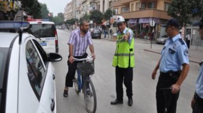 İneg&ouml;l'de Şekerli Trafik Denetimleri İşe Yaradı