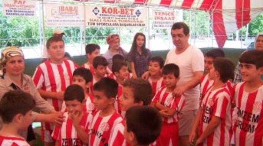 Korkuteli&rsquo;nde Yaz Futbol Okulu A&ccedil;ıldı