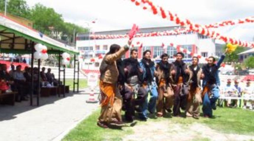 2. Adilcevaz Ceviz Re&ccedil;eli Ve K&uuml;lt&uuml;r Etkinlikleri Festivali Kutlandı