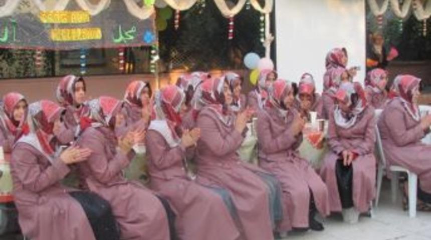 Menekşe Hatun Kız Kur'an Kursu&rsquo;nda Mezuniyet Sevinci