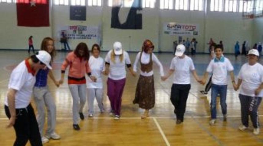 G&uuml;m&uuml;şhane&rsquo;de İl Spor Merkezi A&ccedil;ıldı