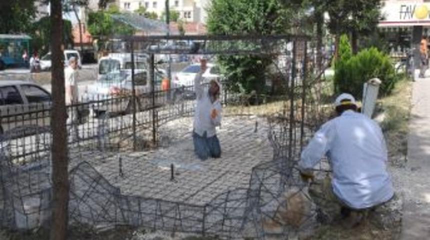 Boz&uuml;y&uuml;k&rsquo;e Şelale